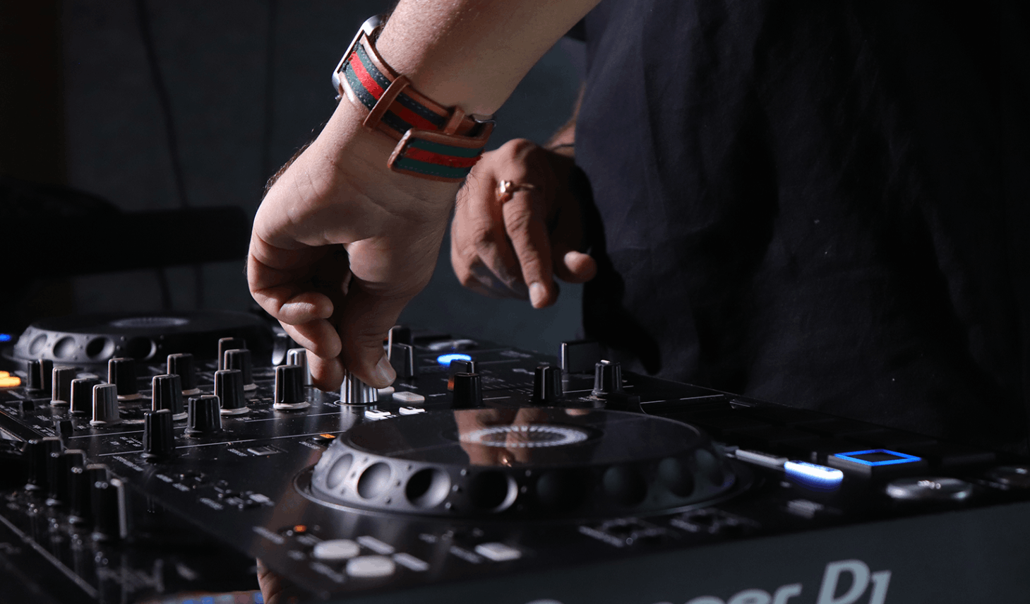 c1754e9f-cdbc-4082-a528-4f75cf82631a_01